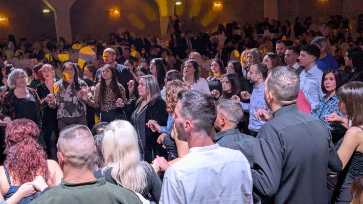 PXL_20251227_211604248